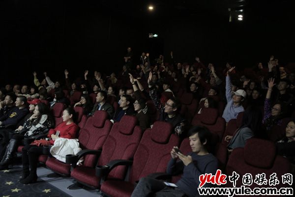 《大烟炮！一千八！》北京首映在爱情这场战役中我们谁都没有赢